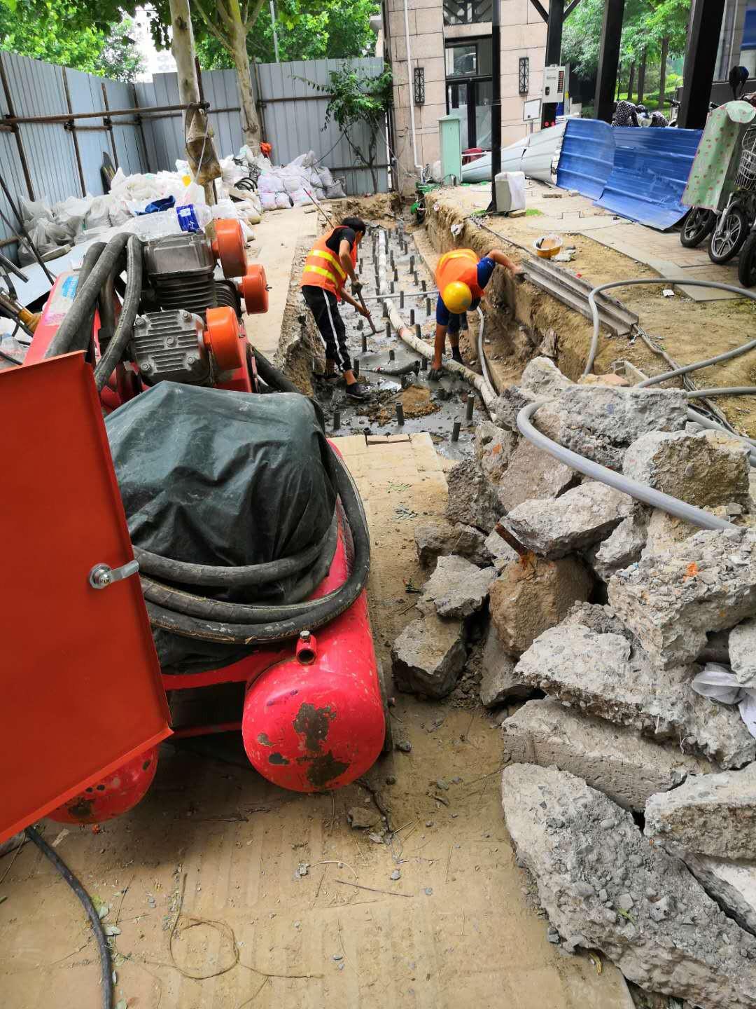 白鹭湖管理区地基加固解决房子的地基下沉问题