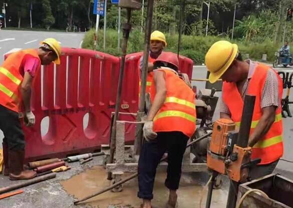 白鹭湖管理区一路面注浆加固